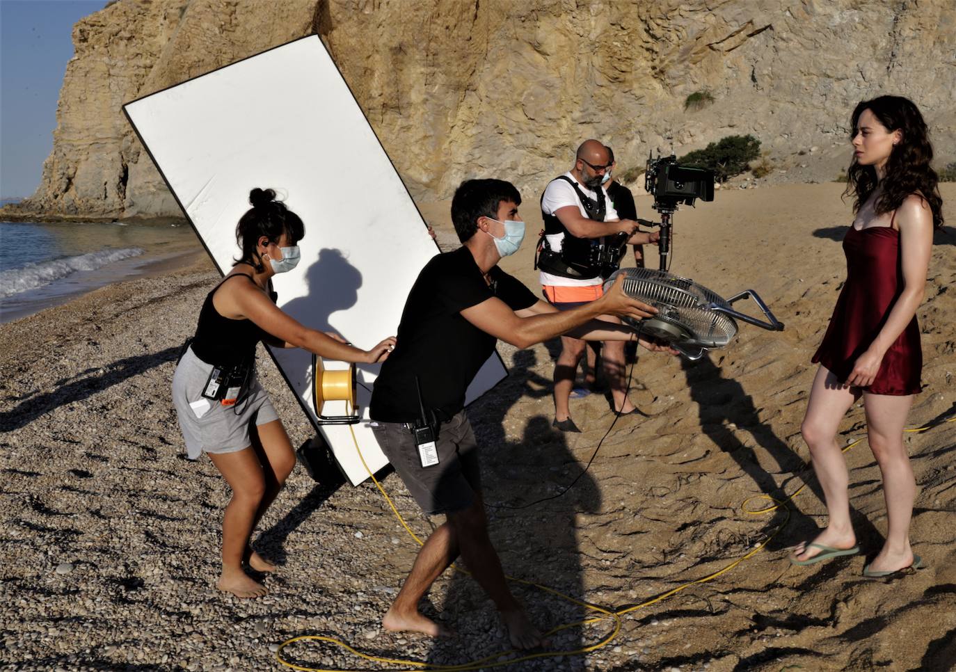 La ficción, protagonizada entre otros por Elena Rivera ('Cuéntame'), tendrá localizaciones como la playa de Bol Nou, el paseo marítimo y Playa Centro de Villajoyosa o los acantilados de Serra Gelada