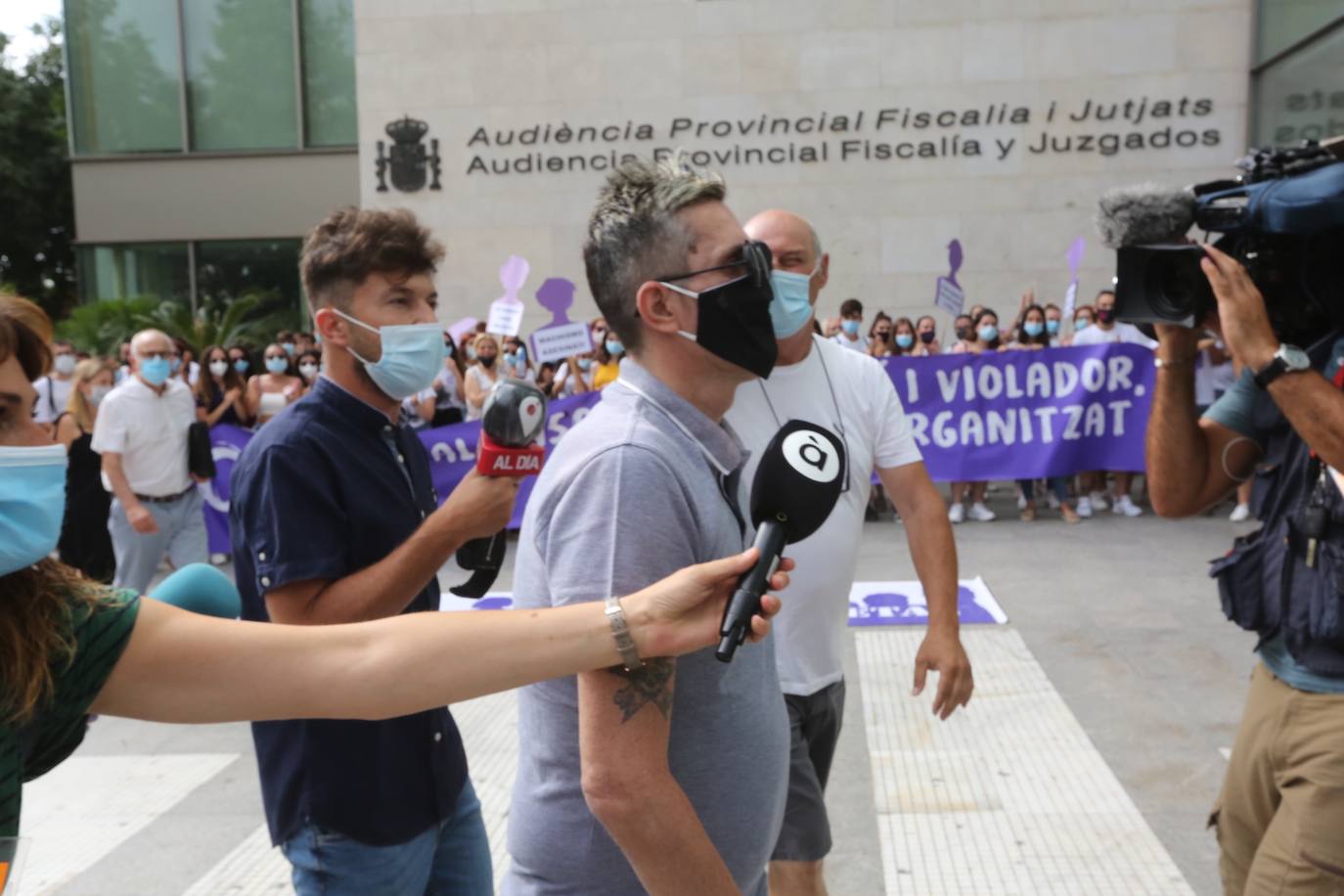 Arranca el juicio a los familiares del asesino de Alcàsser por extorsionar y lesionar a un hombre al que acusaban de robarles medio millón de euros.