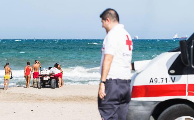 Fallece ahogado un hombre de 75 años en una playa de El Campello