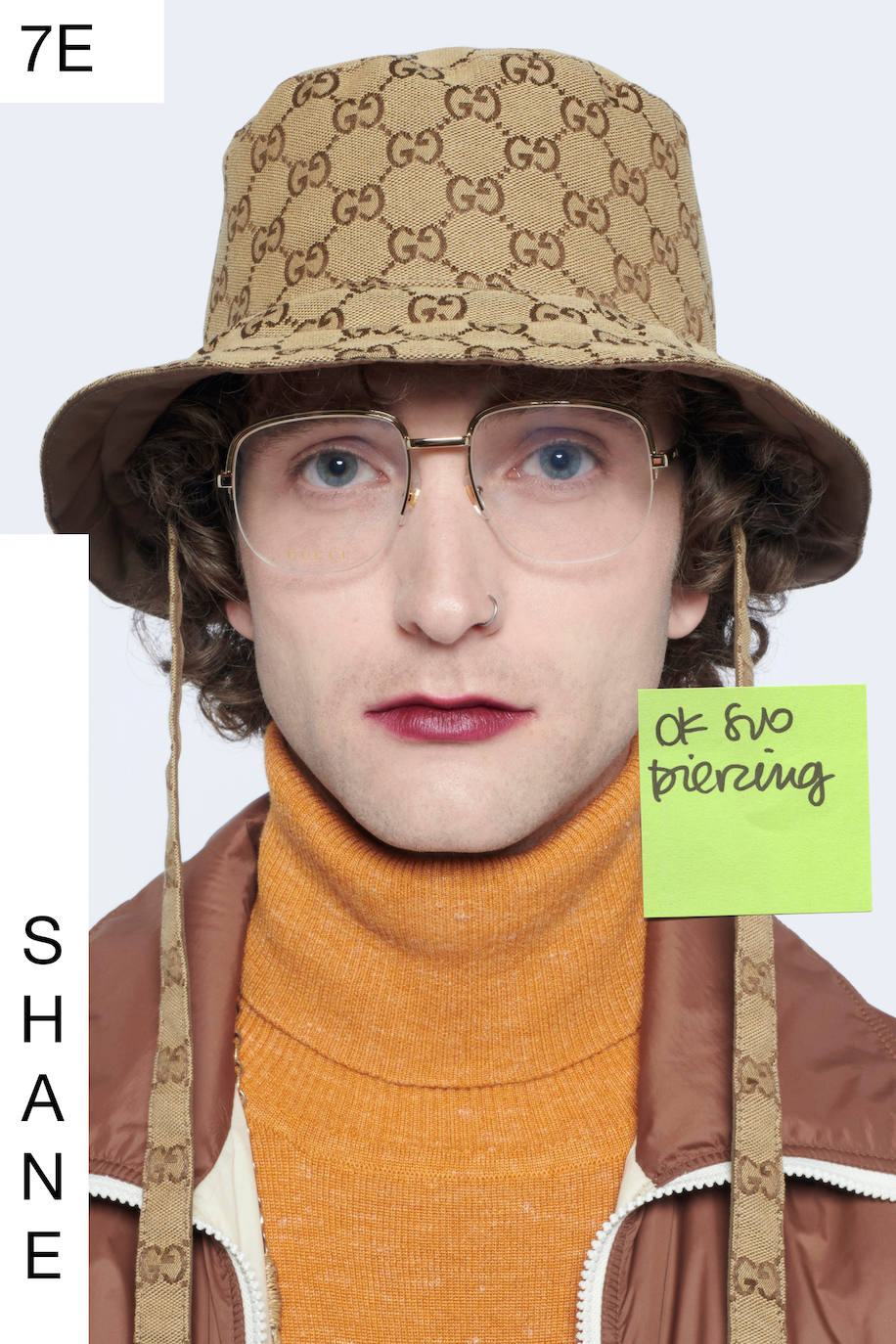 Sin temporada, sin público, así es la moda que viene según Gucci. La marca ha presentado su colección 'Epílogo' digitalmente como parte de la Semana de la Moda Masculina de Milán. Empleados de la oficina de Gucci han actuado como modelos debido a la pandemia de coronavirus. 