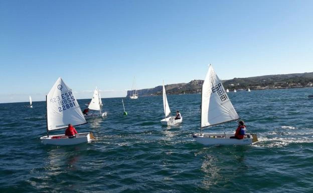 Un menor da positivo y cierran un curso de verano en el Club Náutico de Santa Pola