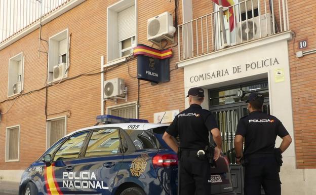 Un hombre detenido en Alcoi tras agredir a su vecino con un cuchillo de grandes dimensiones