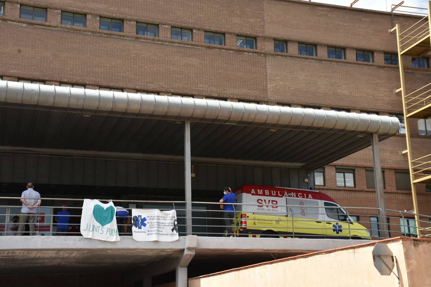 Detectado un foco de coronavirus en el hospital Lluís Alcanyís de Xàtiva