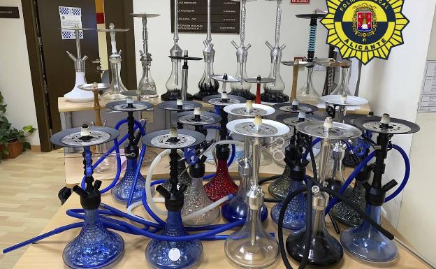 La Policía decomisó 55 cachimbas en la última madrugada. 