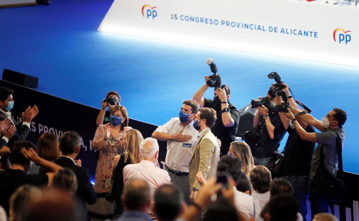 Bonig y Mazón, la pasada semana, junto a Pablo casado, en el congreso del PP de Alicante