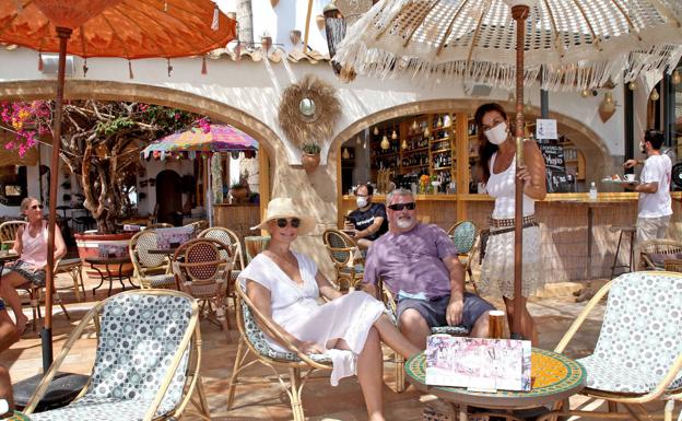 John y Katie, vecinos del condado de Kent en Inglaterra, durante sus vacaciones en Xàbia.