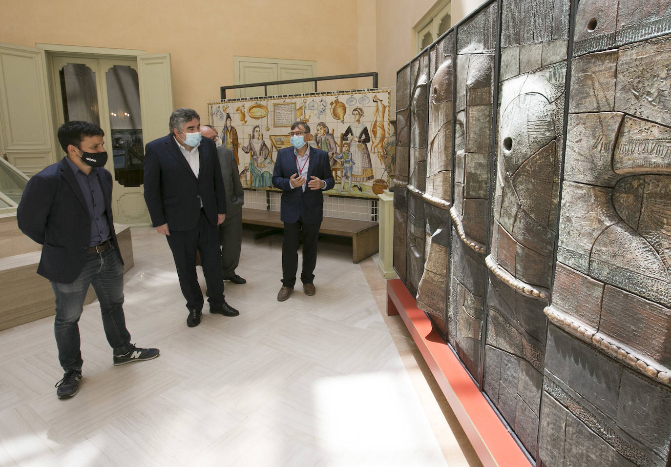 Fotos: El ministro de cultura José Manuel Rodríguez Uribes visita el Museo de Cerámica de Valencia