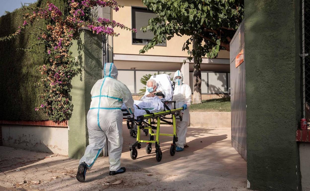 Un brote de coronavirus con catorce casos se ha detectado en una residencia de ancianos de l'Eliana. 
