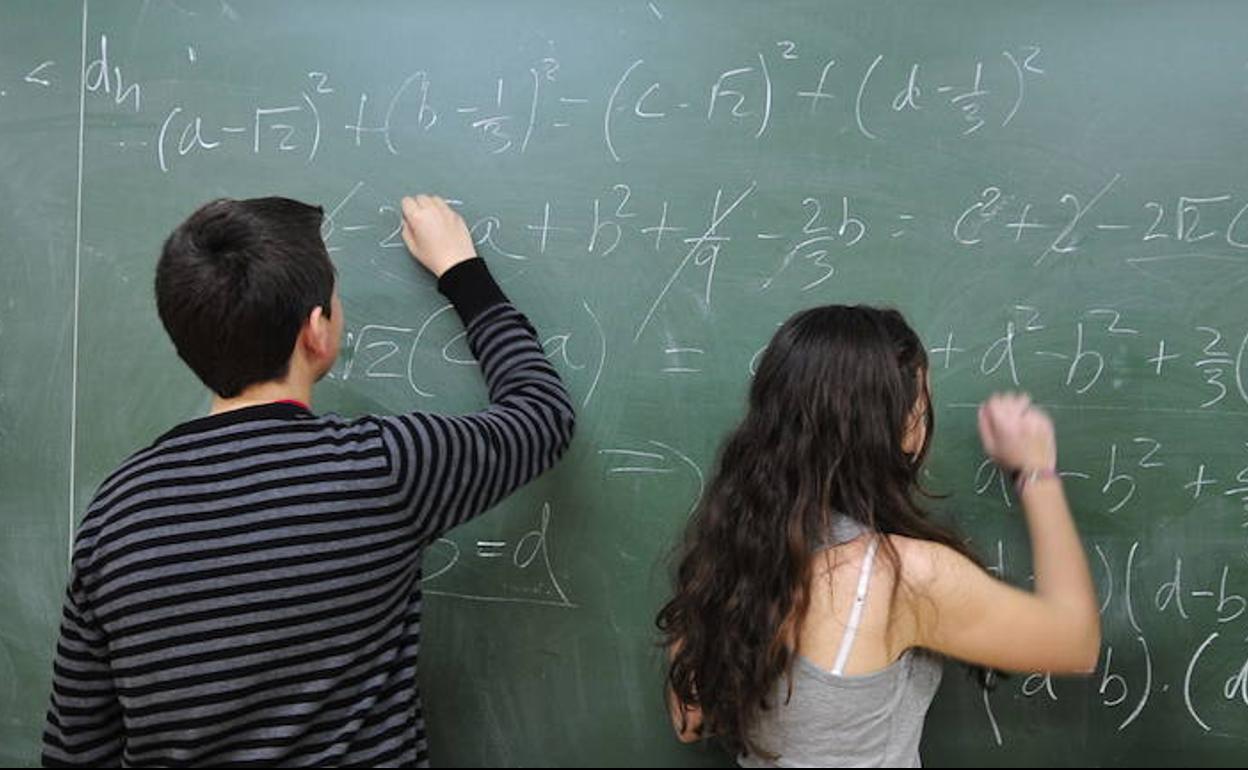 Estudiantes de Matemáticas en la Universidad de Alicante. 