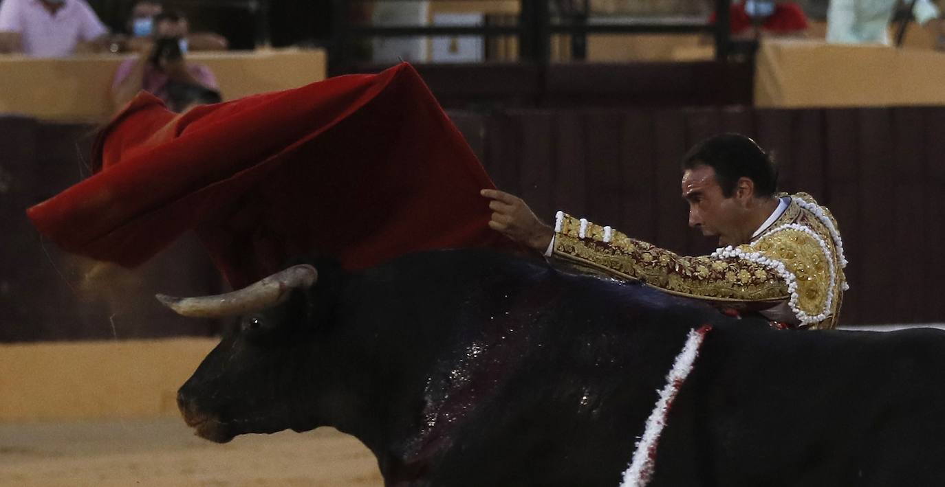 El primer festejo en Andalucía tras el confinamiento resulta con la salida a hombros del valenciano Enrique Ponce y del rejoneador Diego Ventura