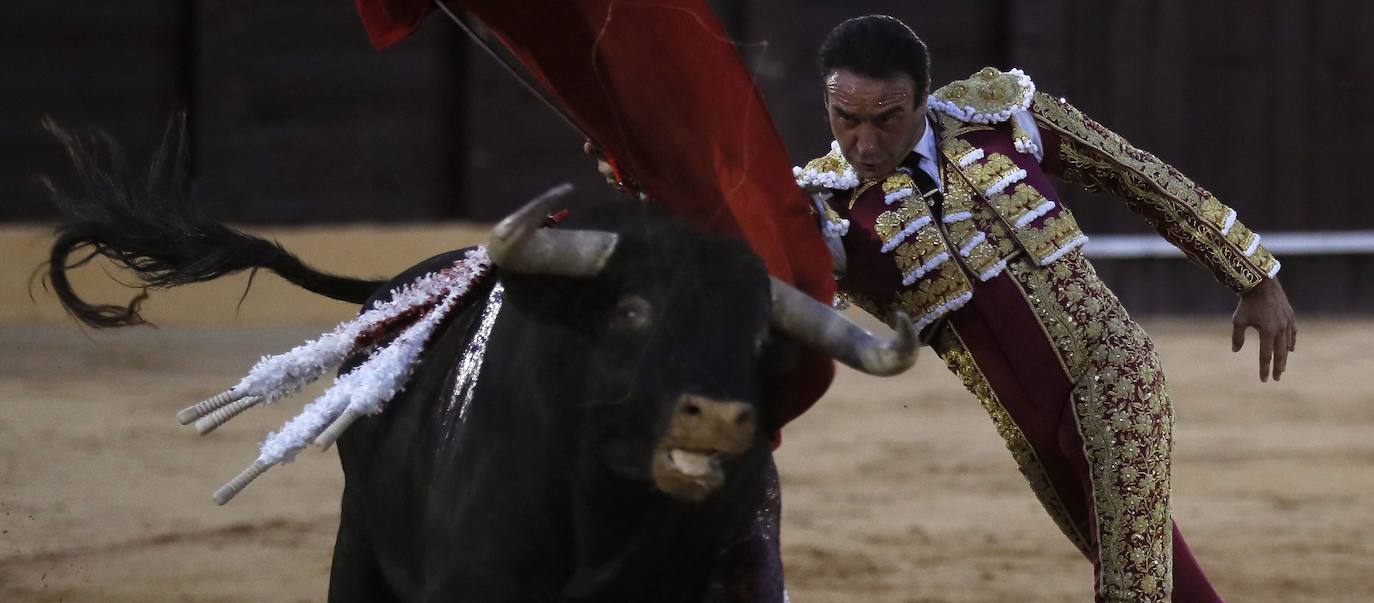 El primer festejo en Andalucía tras el confinamiento resulta con la salida a hombros del valenciano Enrique Ponce y del rejoneador Diego Ventura