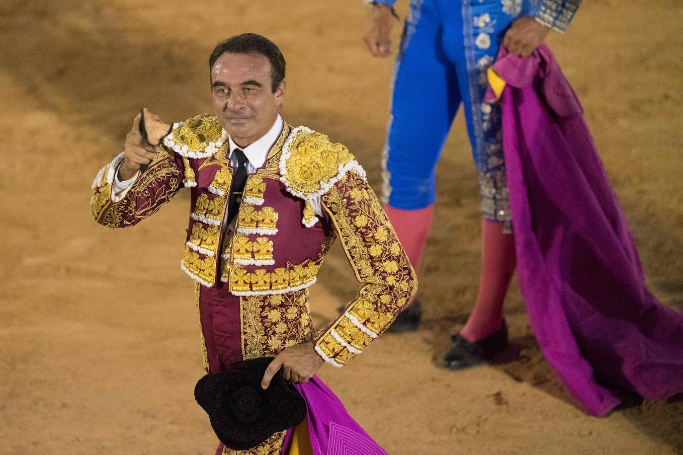 El primer festejo en Andalucía tras el confinamiento resulta con la salida a hombros del valenciano Enrique Ponce y del rejoneador Diego Ventura