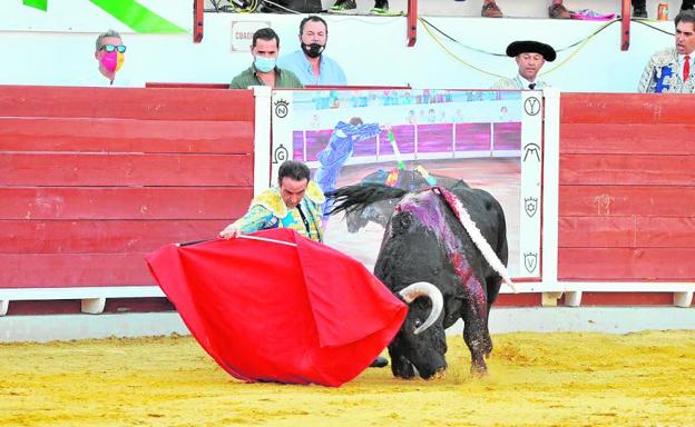 Enrique Ponce, durante su faena en Navas de San Juan.