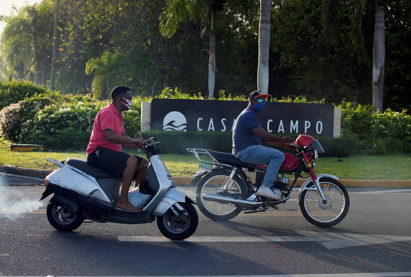 Casa de Campo, una lujosa urbanización a orillas del mar Caribe en el este de la República Dominicana, es, según varios medios españoles, la posible nueva residencia del rey emérito Juan Carlos I. l rey Juan Carlos es buen conocedor de este complejo, ya que ha sido invitado en diversas ocasiones por su amigo Pepe Fanjul, un rico empresario azucarero cubano que es dueño de la urbanización, colindante con la ciudad de La Romana. 