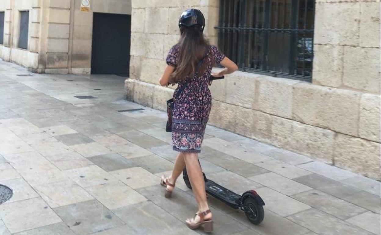 Entra en vigor la ordenanza que regula la circulación de patinetes eléctricos en Alicante