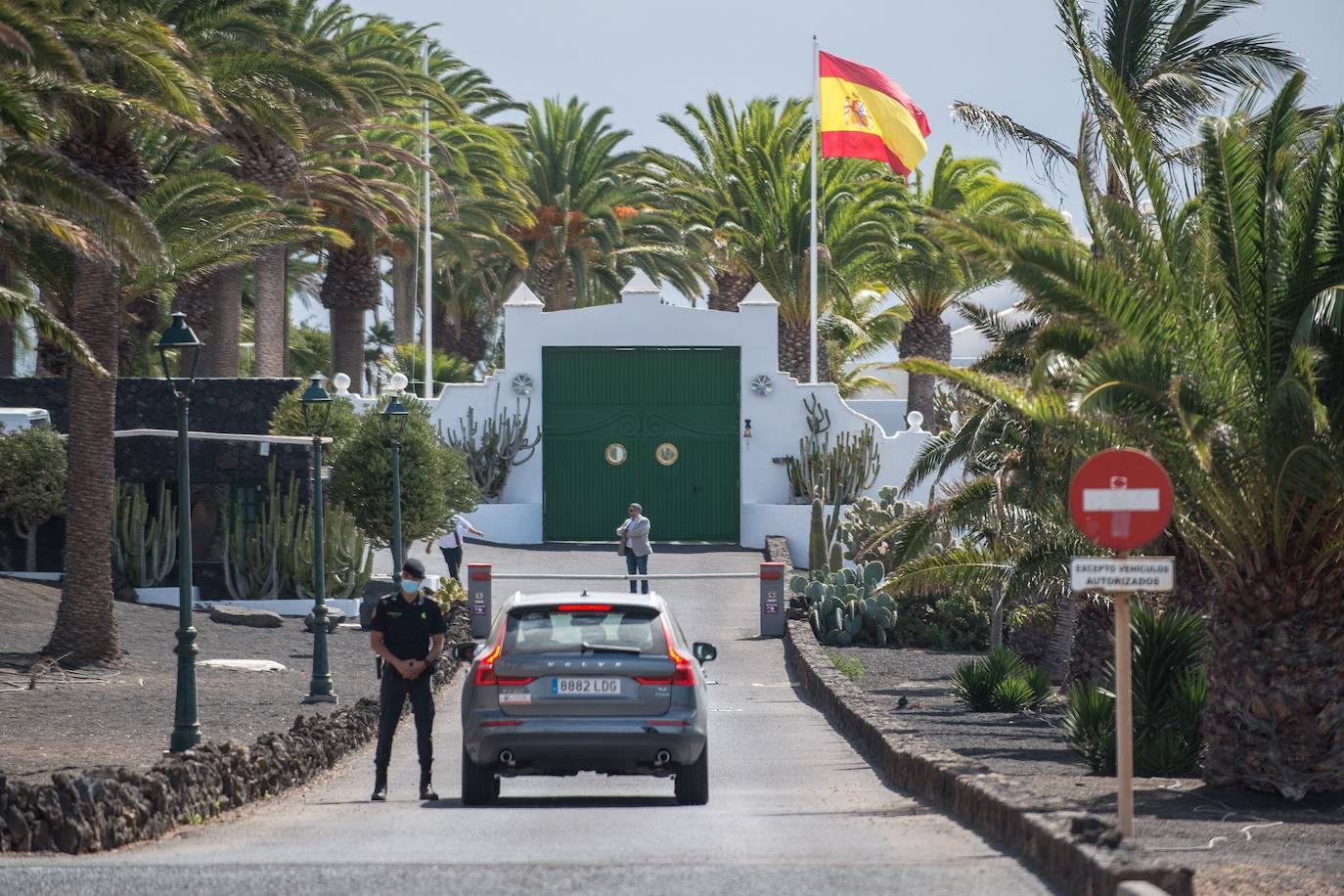 El presidente del Gobierno, Pedro Sánchez, ha iniciado este miércoles unos días de vacaciones en Lanzarote. Sánchez se aloja en la residencia oficial de La Mareta. 