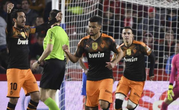 Coquelin y Parejo cotizan al precio que pagará el Valencia para fichar a Leite del Oporto