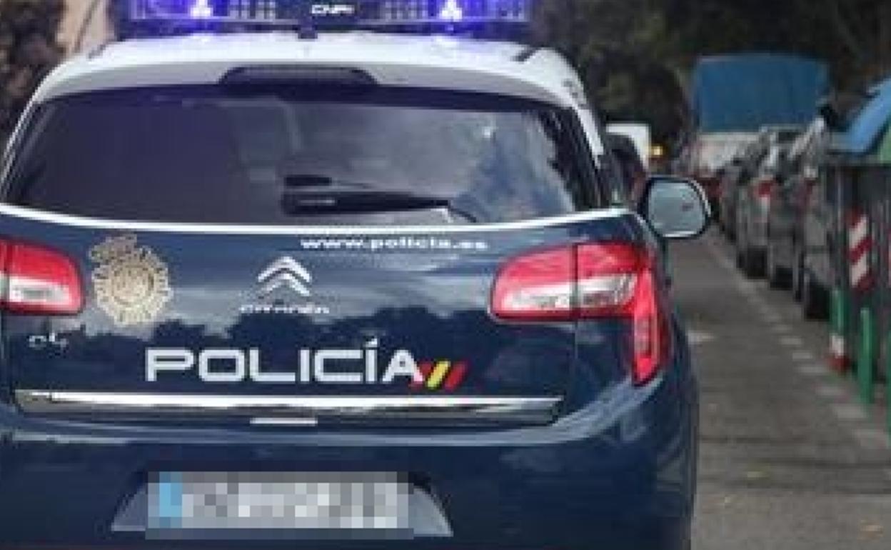 Destroza el coche a su exmarido delante de sus hijos en el Marítimo porque no le dejaba llevárselos