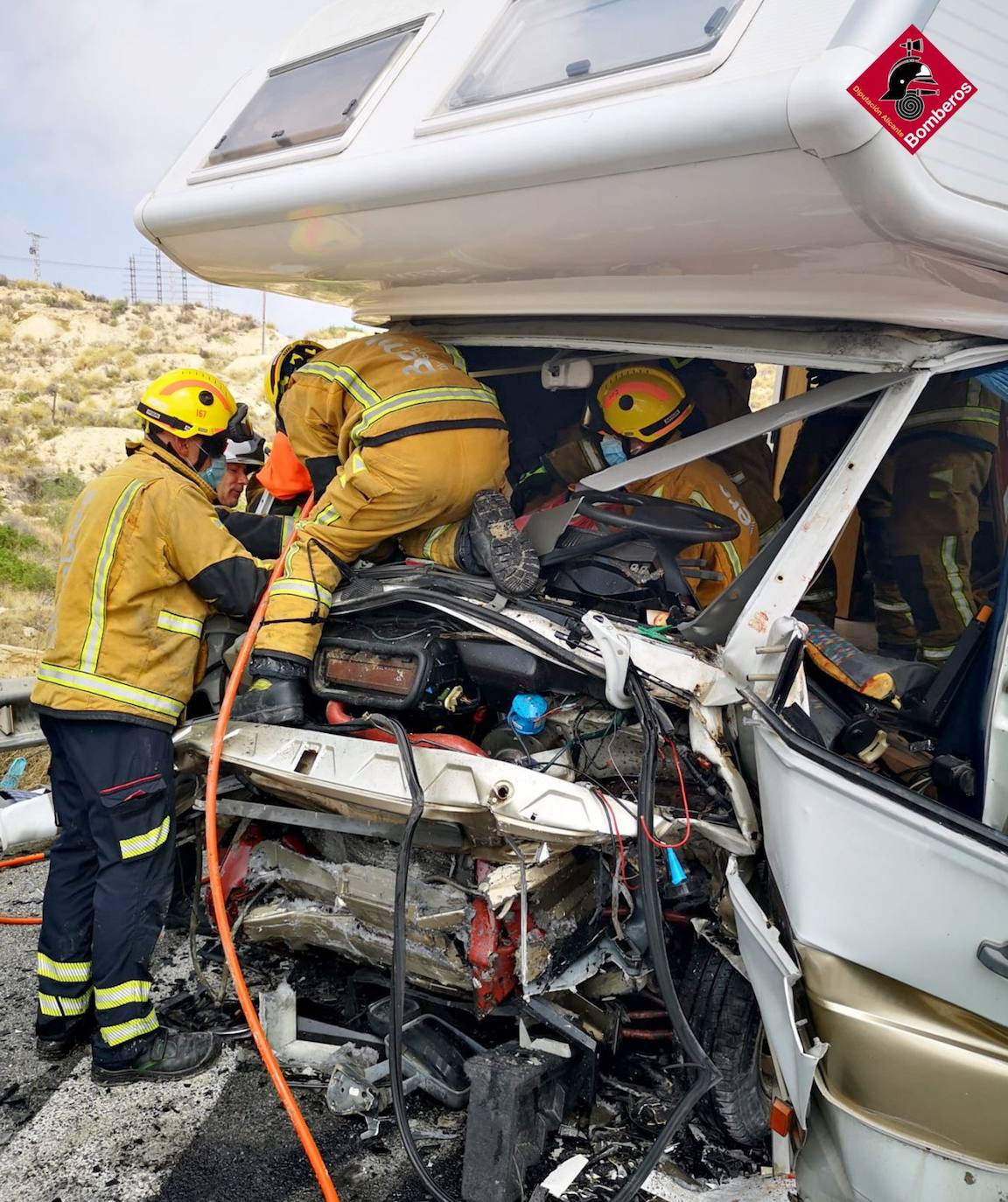 Fotos: Imágenes del brutal accidente en El Campello: dos fallecidos y tres heridos graves