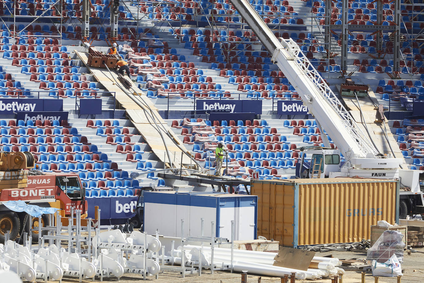 Fotos: Progresan las Obras de la cubierta del Ciutat de Valencia