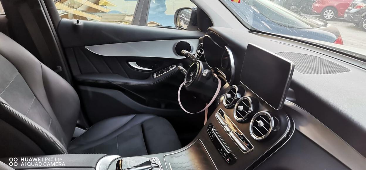 Oleada de robos de volantes y retrovisores de coches de lujo