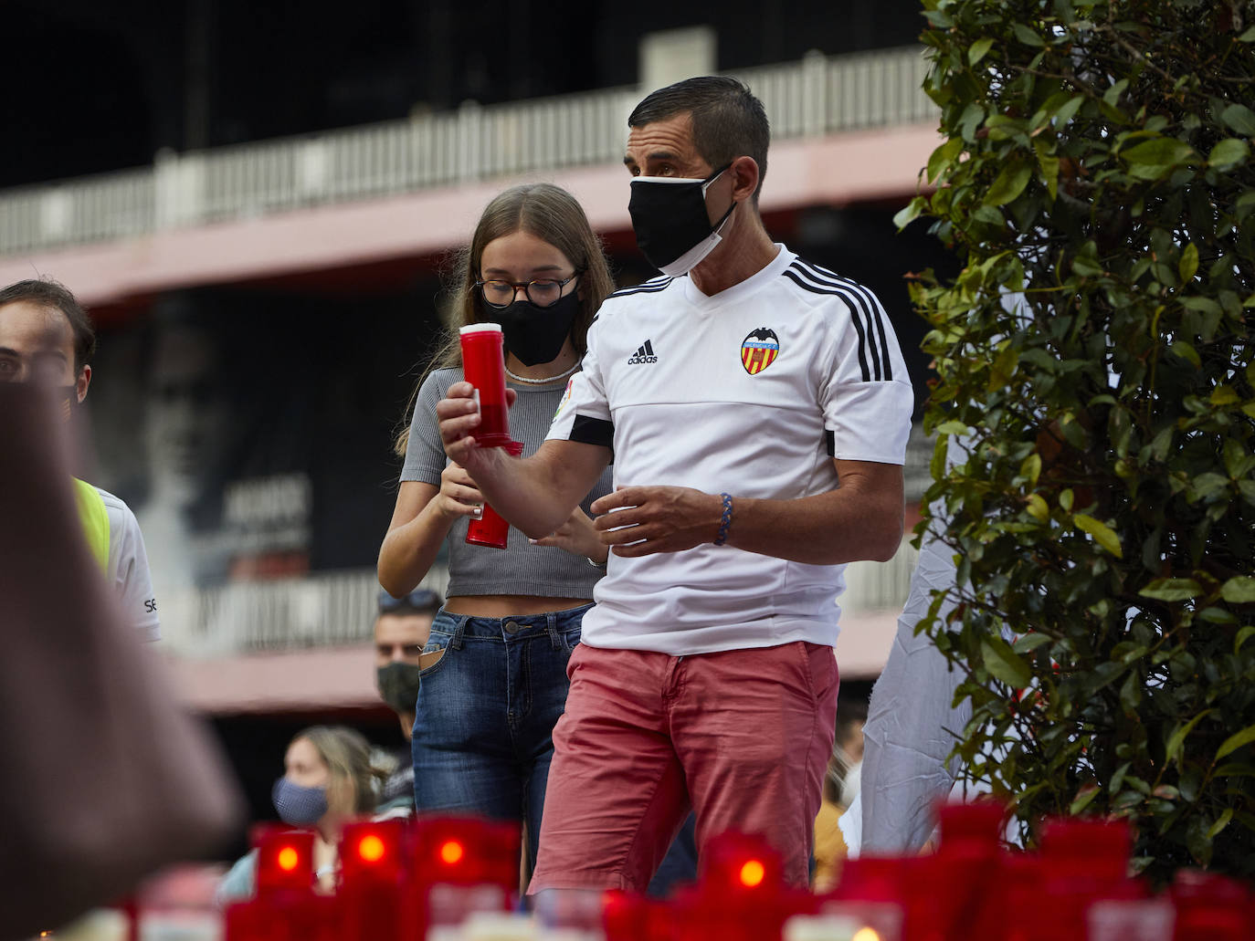 Fotos: Más de un millar de valencianistas se manifiestan contra la gestión de Lim y piden su marcha