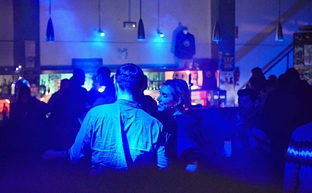 El ocio nocturno y la hostelería anuncian despidos y cierre de empresas en Valencia tras meses de sanciones