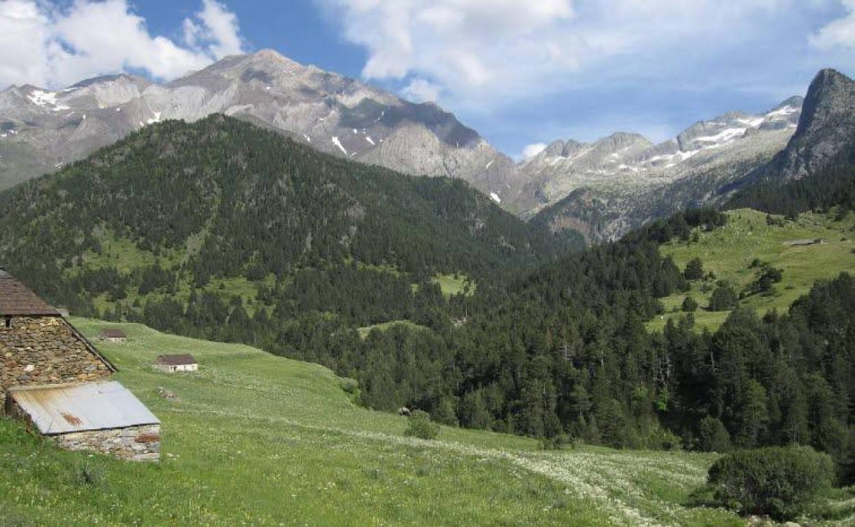 Pico Posets, que aloja la cresta de Bardamina.