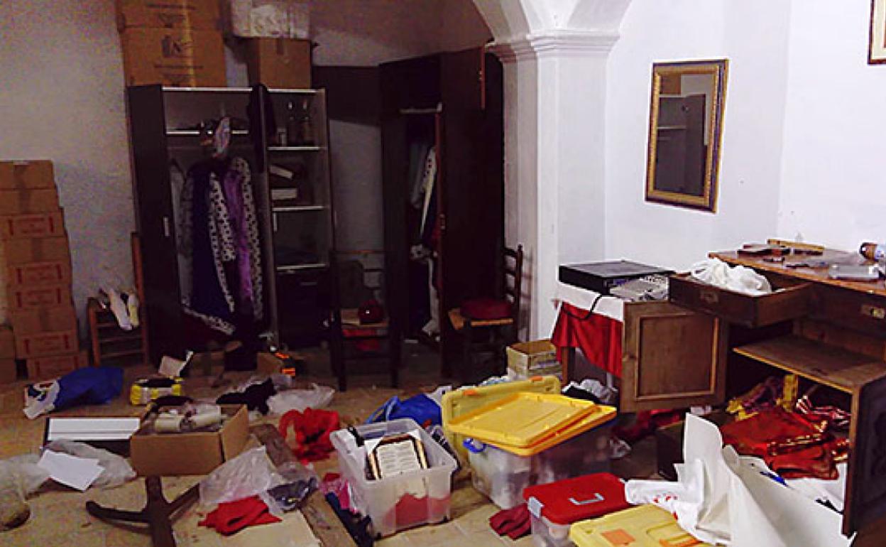 Roban y destrozan la ermita del Santísimo Cristo de Planes