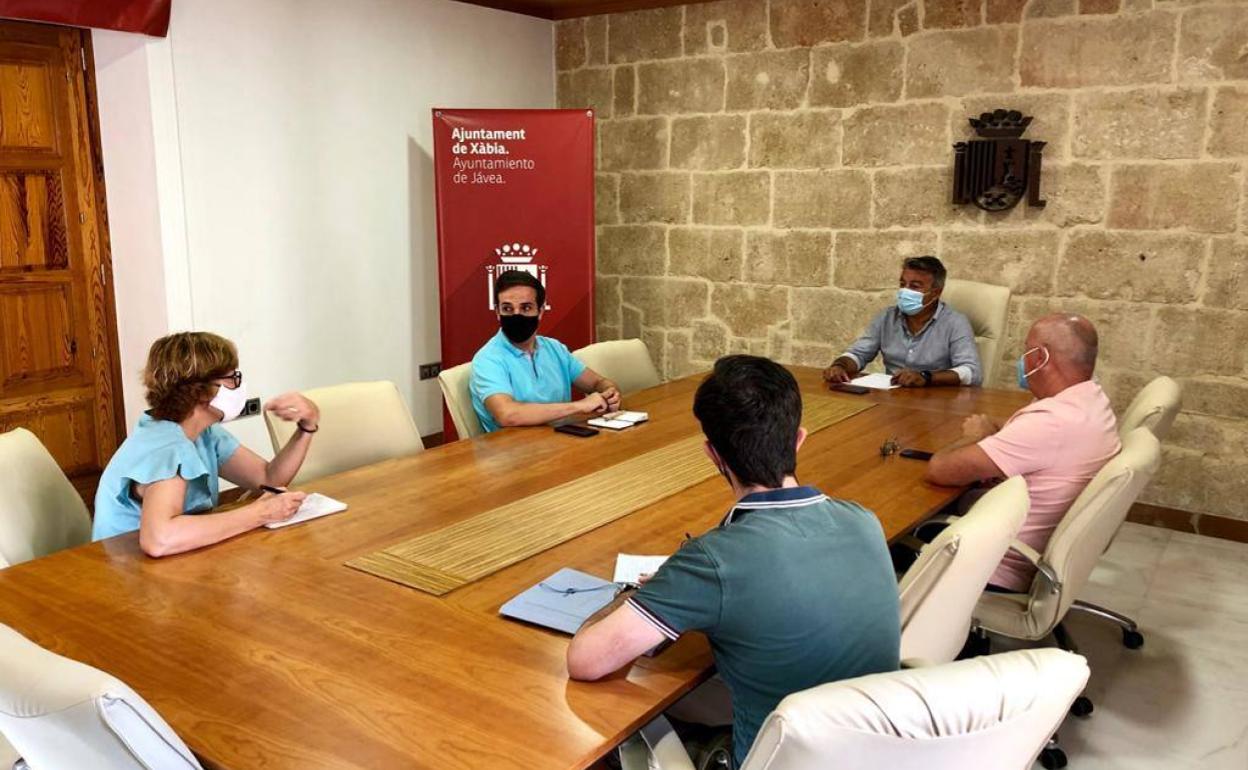 Un momento de a reunión de portavoces del Ayuntamiento de Xàbia. 