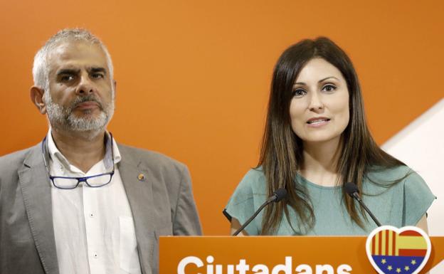 Carlos Carrizosa y Lorena Roldán.