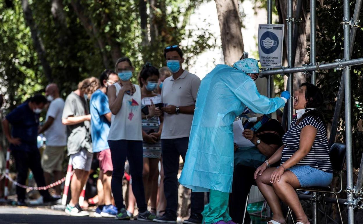 Italia empieza mañana a probar su vacuna en 90 voluntarios