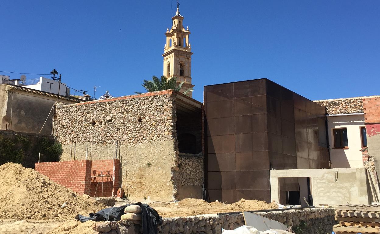 Patio de la casa de Ferrer i Pastor, hace unas semanas, en obras.