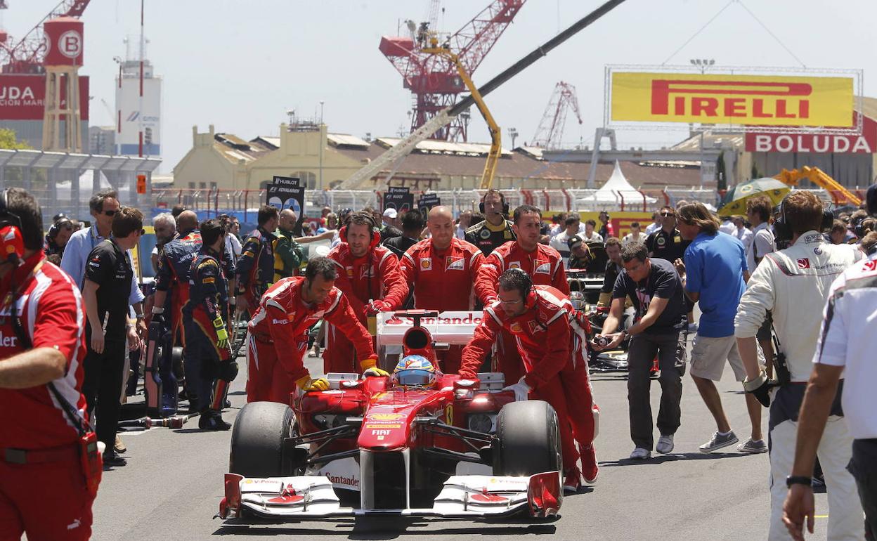 El coche de Fernando Alonso, en Valencia.