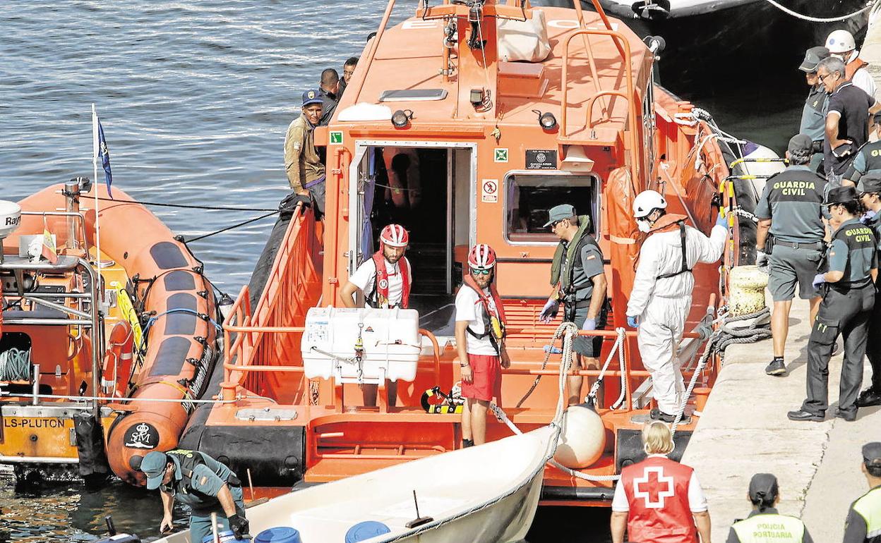 Se ha canalizado la llegada de las pateras al Puerto de Alicante para facilitar las pruebas PCR de forma inmediata. 