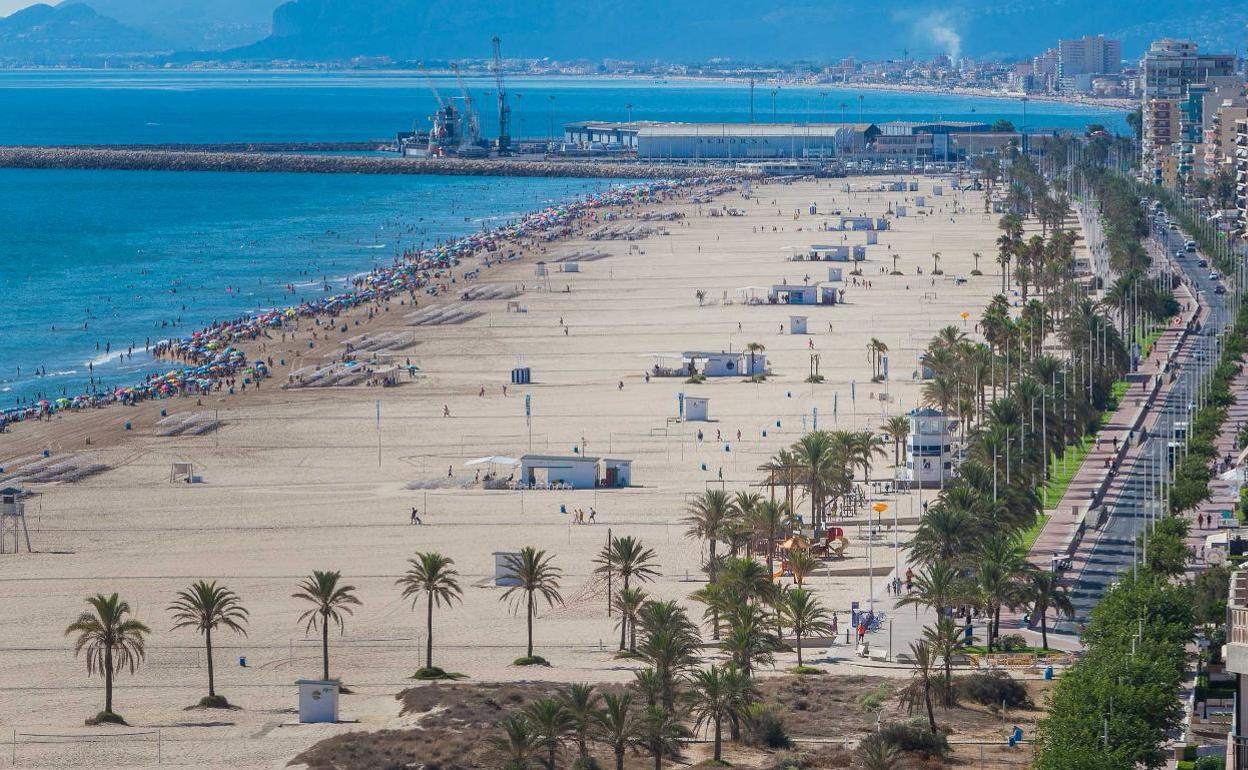 Una mujer de 82 años fallece de un infarto en una playa de Gandia