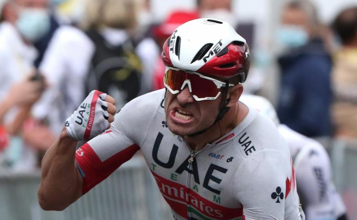 Alexander Kristoff celebra su victoria en la primera etapa del Tour.