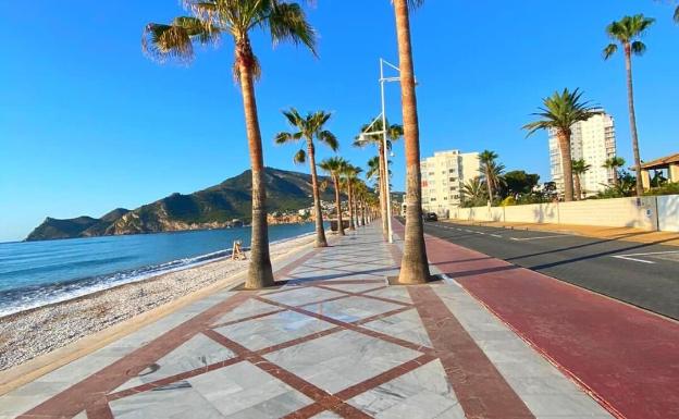 L'Alfàs del Pi prohíbe fumar en la playa de l'Albir