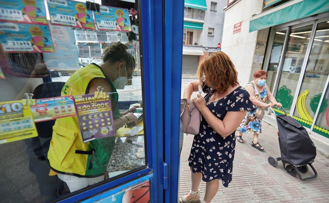 Una vendedora de la ONCE. 