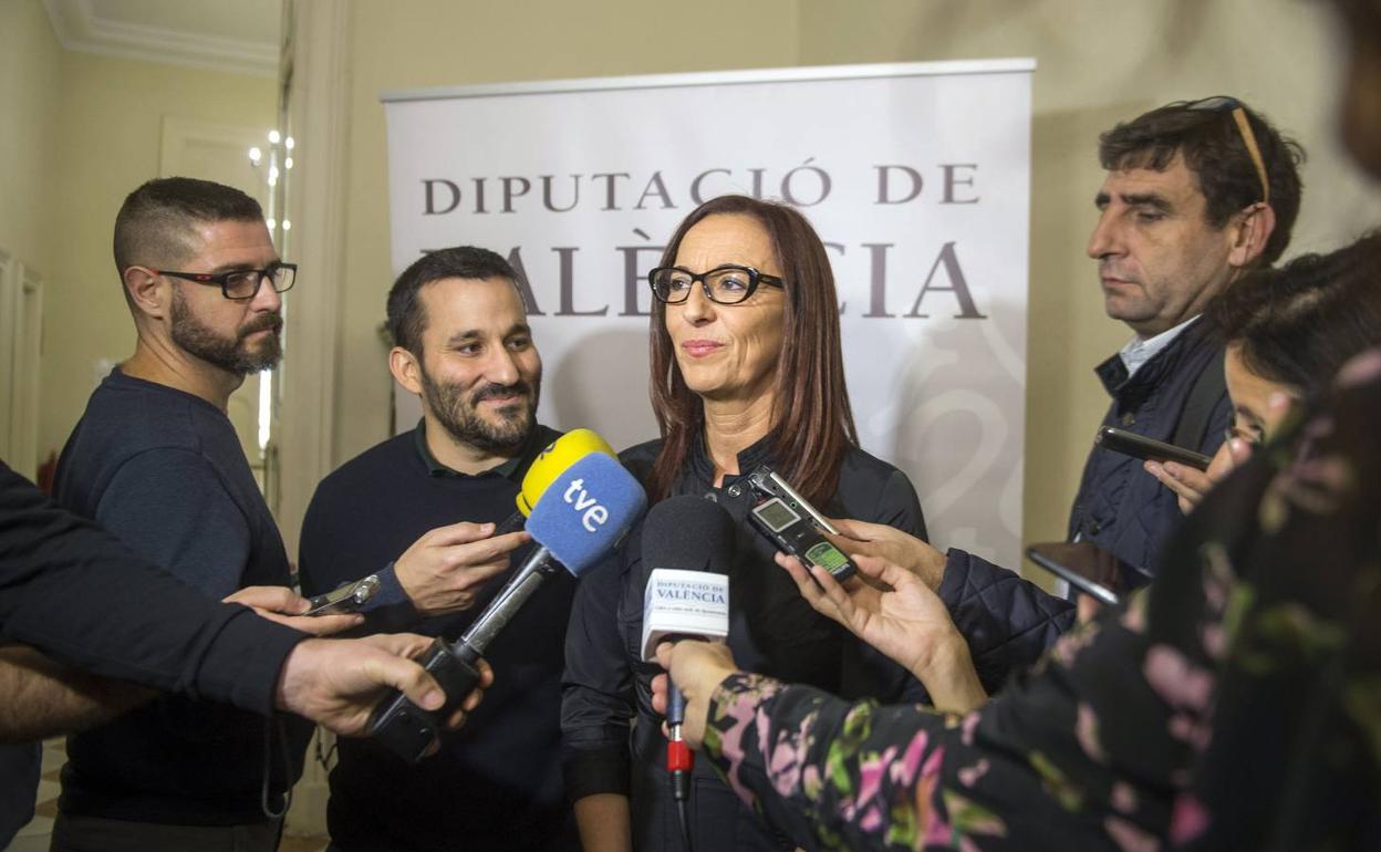 Amigó, junto al conseller Marzà, ante los medios de comunicación. 