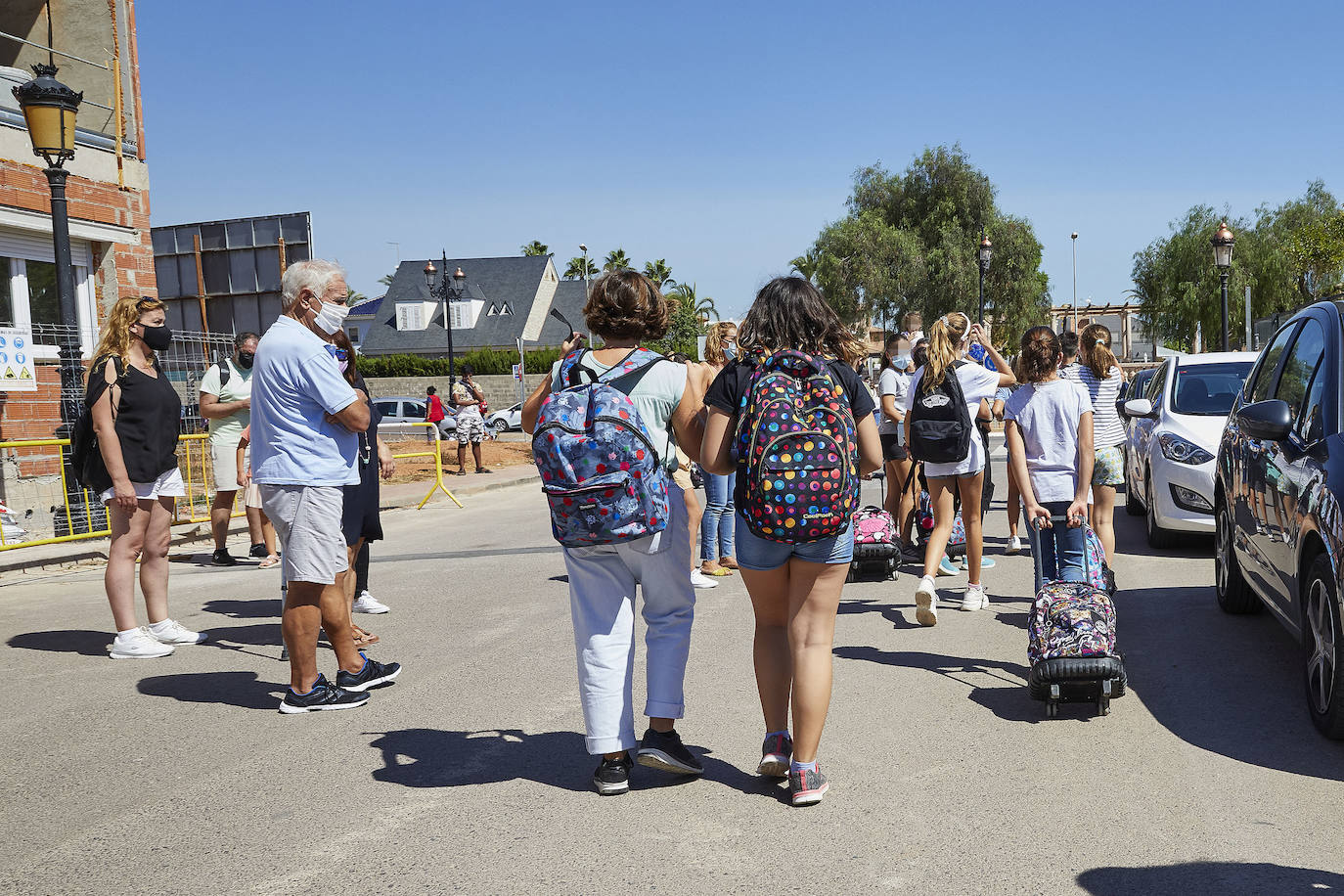 Se trata de un aula de Infantil del CEIP Els Germanells de Rafelbunyol en la que estudia un familiar de la niña que ya dio positivo este martes y que también está contagiado