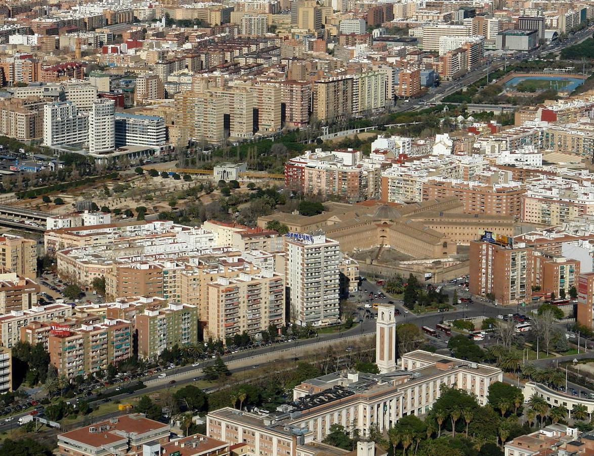 Torre del agua del Hospital General de Valencia.