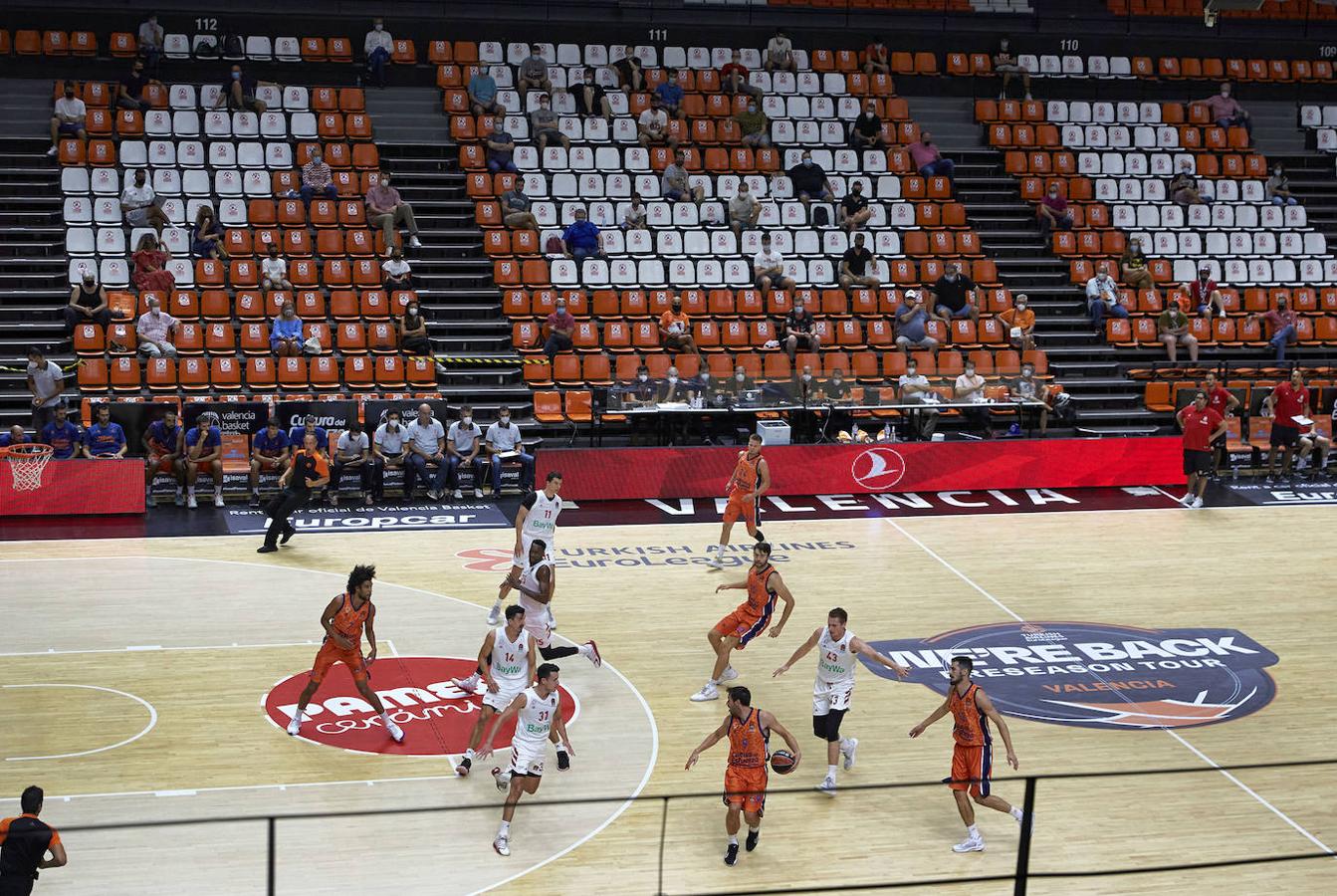 Fotos: La Fonteta vuelve a acoger público medio año después