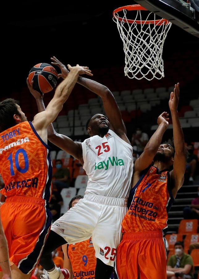 Fotos: La Fonteta vuelve a acoger público medio año después