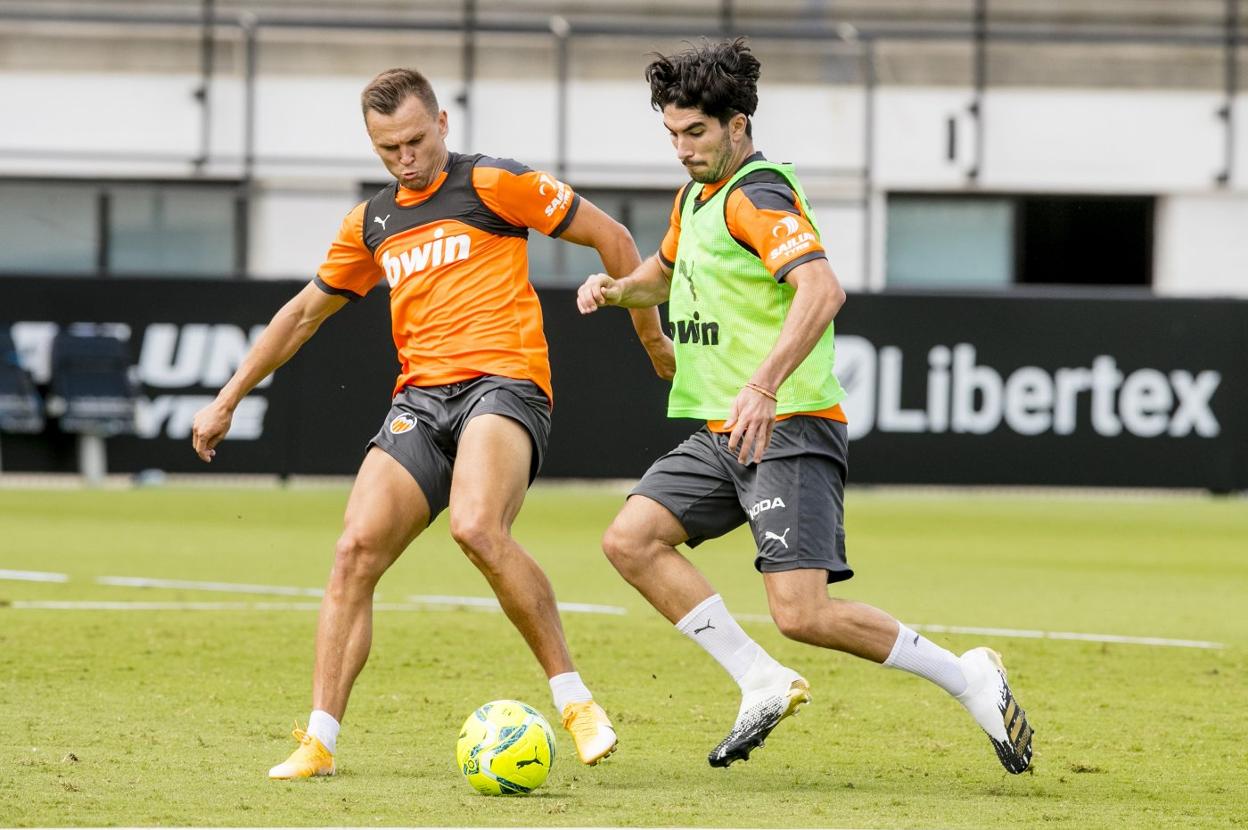 Cheryshev y Soler, en un entrenamiento. 