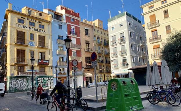 La plaza del Doctor Collado de Valencia pasa a llamarse plaza del Coronavirus