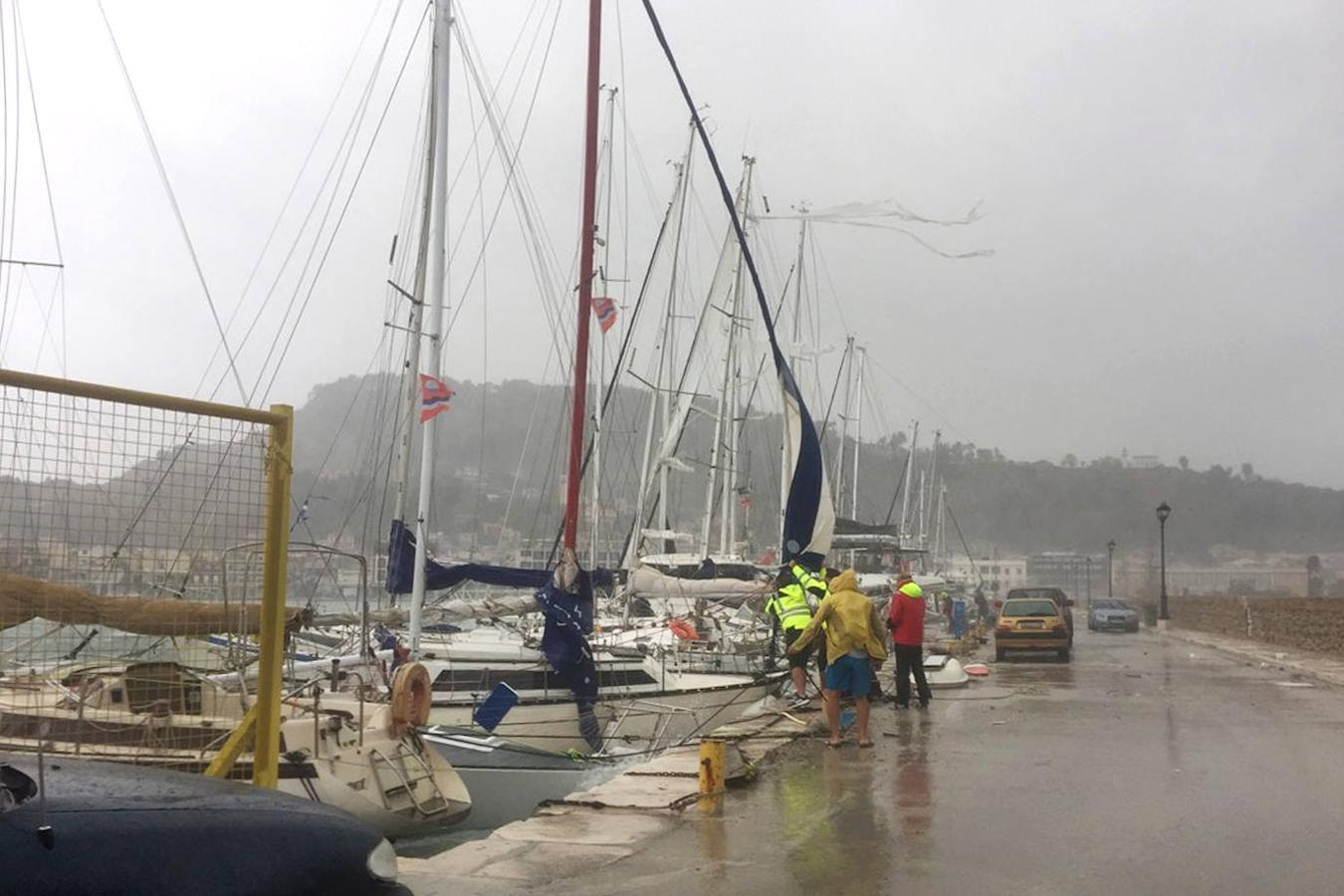 Un sorprendente ciclón tropical provoca graves destrozos en las islas griegas, con cortes de electricidad, carreteras cortadas y los colegios cerrados