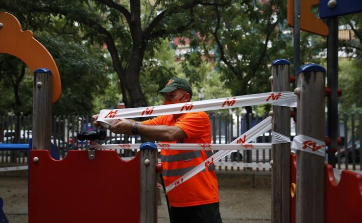 Valencia precinta todos los parques infantiles de la ciudad