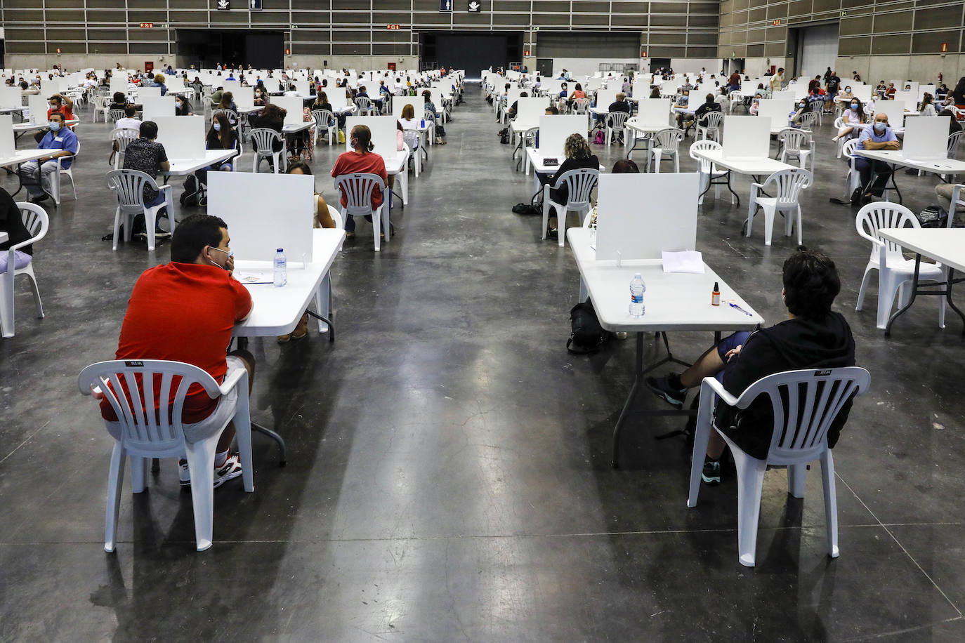 Casi 2.000 personas se dan cita en Feria Valencia para unas oposiciones marcadas por el coronavirus