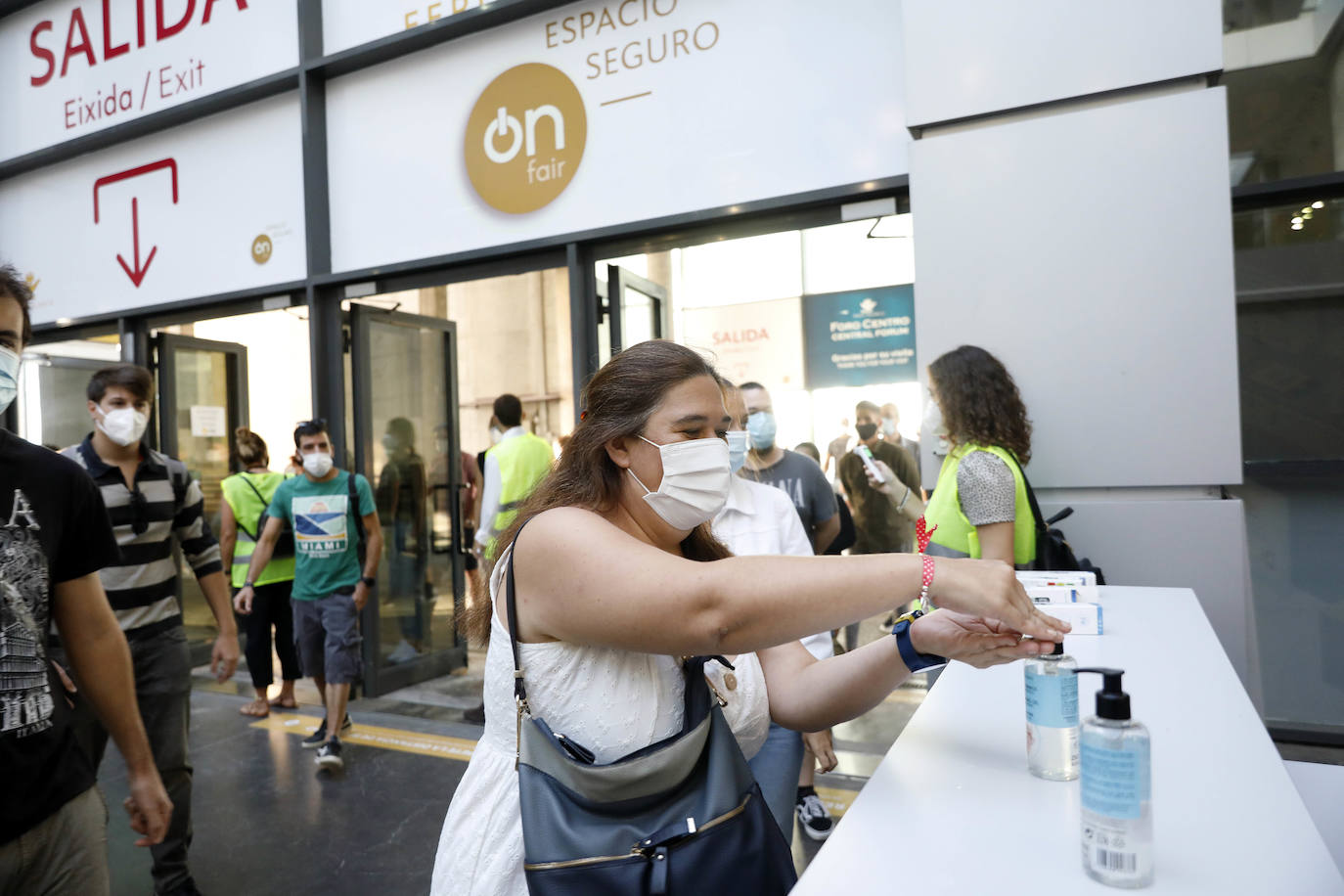 Casi 2.000 personas se dan cita en Feria Valencia para unas oposiciones marcadas por el coronavirus